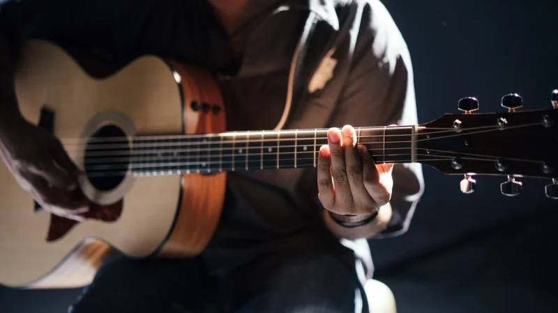 Ile czasu zajmuje nauka gry na gitarze