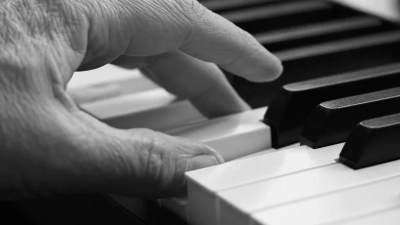 Jak tworzyć akompaniament na pianinie
