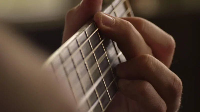Jak ułożyć palce do gry na gitarze